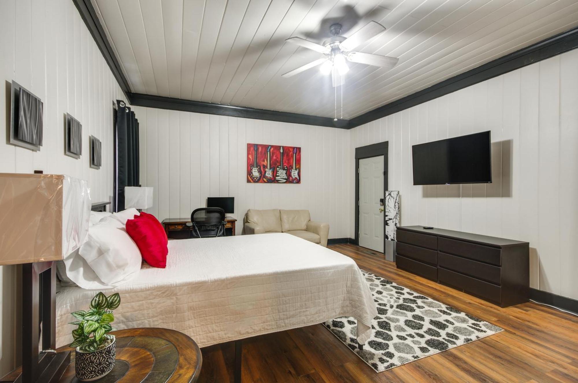 Modern Greenwood Studio Less Than 1 Mi To Downtown! Exterior foto